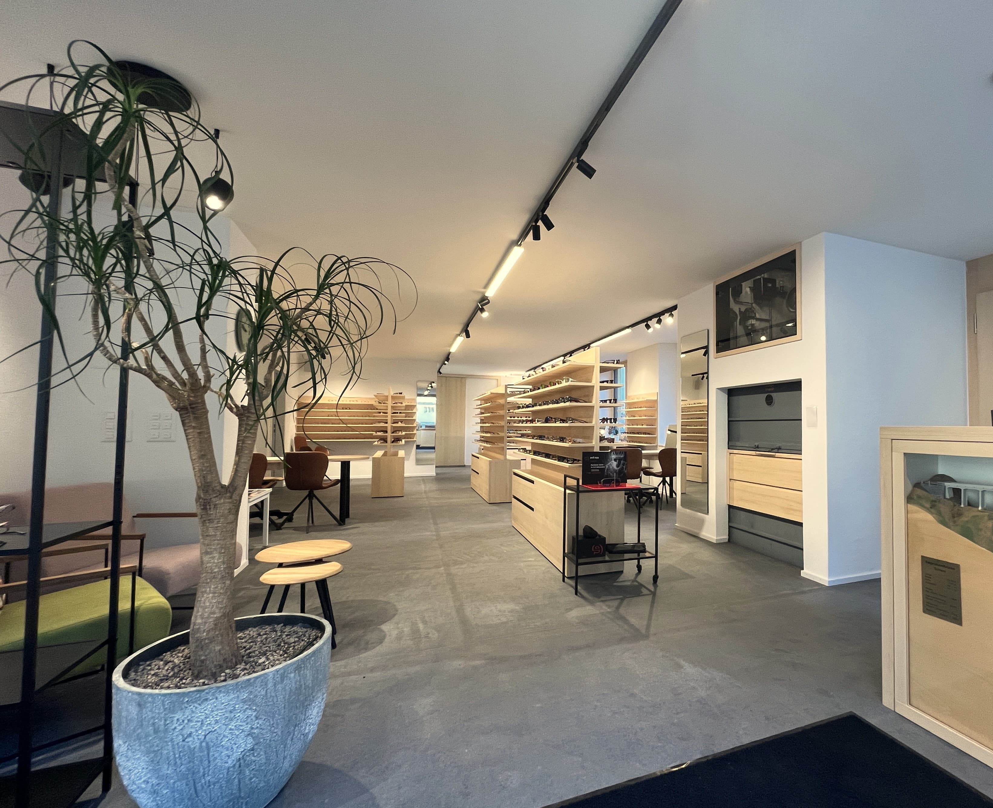 Innenraum von Salgina Optik in Schiers
