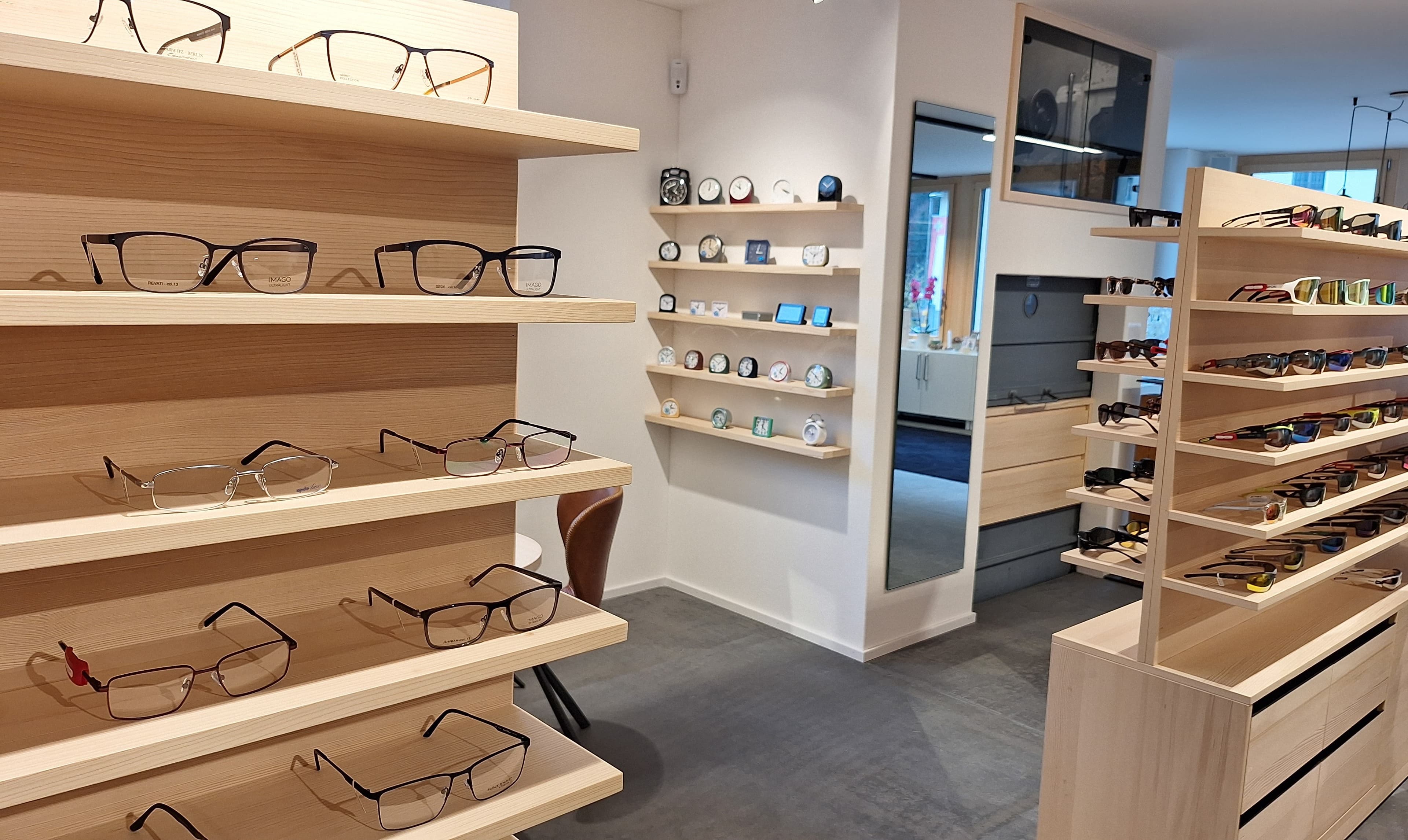 Eingang zu Salgina Optik
